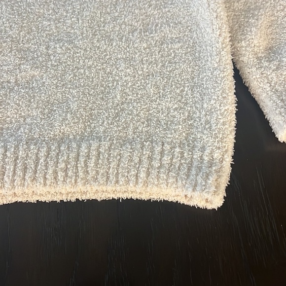 Womens dip Crewneck fuzzy sweater size M - Picture 6 of 7